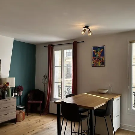 Апартаменты 41 M 2 Steps From Canal Saint-martin