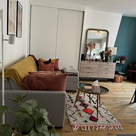 41 M 2 Steps From Canal Saint-martin Париж