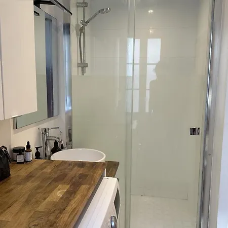 41 M 2 Steps From Canal Saint-martin *